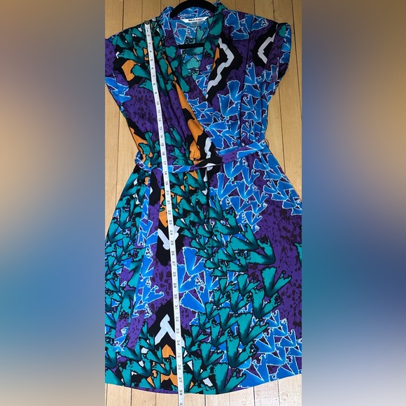 Nygard Abstract Print Belted Dress Size 6 - Picture 12 of 12